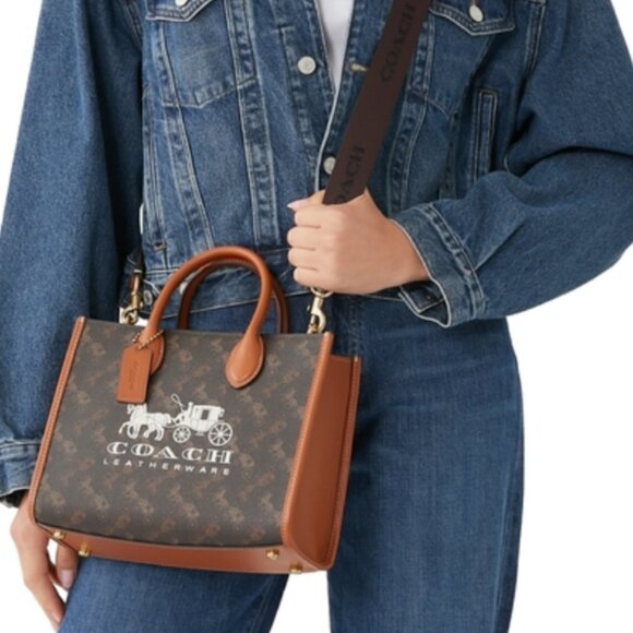 New with tag Authentic Coach Ace tote 26 in signature canevas horse and carriage - Picture 1 of 3